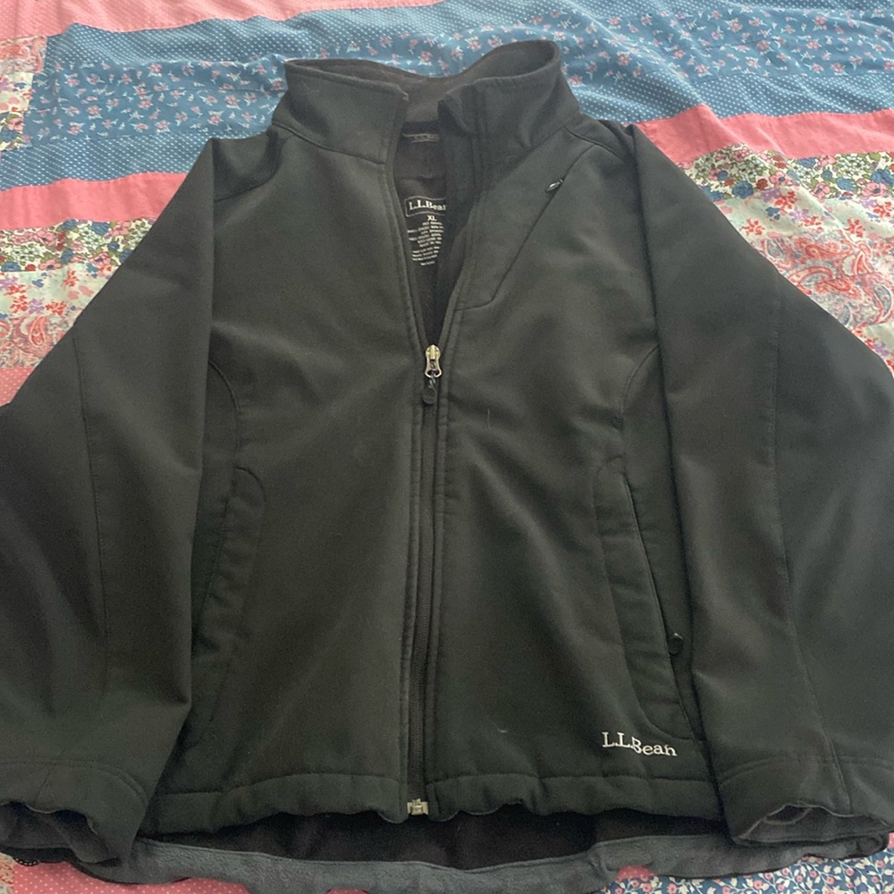 LLbean woman’s XL lightweight winter/fall jacket.